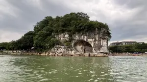 Rosa 05 Elephant Trunk Hill in Guilin